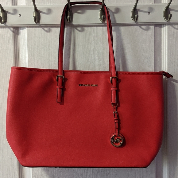 Michael Kors Jet Set Tote - Picture 1 of 4